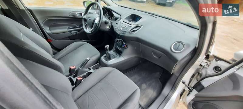 Хэтчбек Ford Fiesta 2015 в Львове фото 4 Хэтчбек Ford Fiesta 2015 в Львове