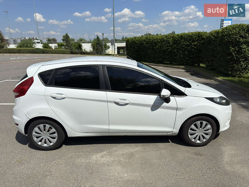 Хэтчбек Ford Fiesta 2012 в Киеве