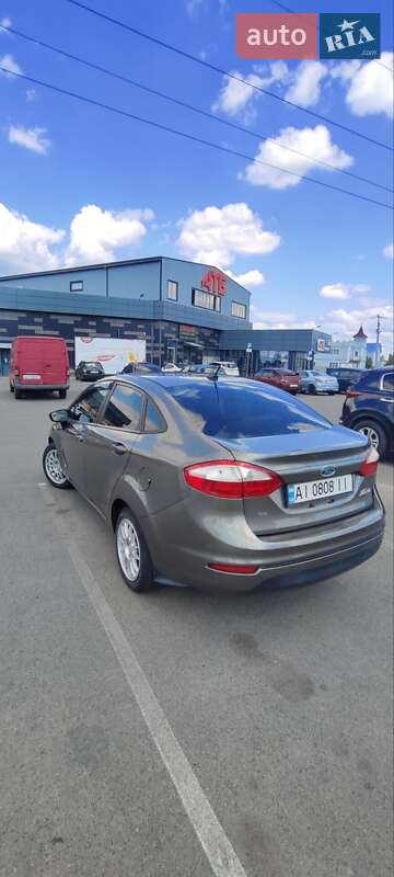 Седан Ford Fiesta 2013 в Киеве