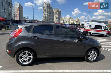 Хэтчбек Ford Fiesta 2018 в 