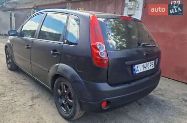 Хэтчбек Ford Fiesta 2006 в 