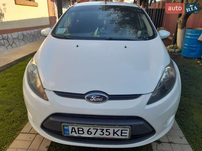 Хэтчбек Ford Fiesta 2010 в Литине
