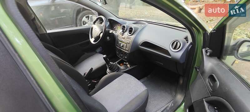 Хетчбек Ford Fiesta 2008 в Дніпрі фото 6 Хетчбек Ford Fiesta 2008 в Дніпрі