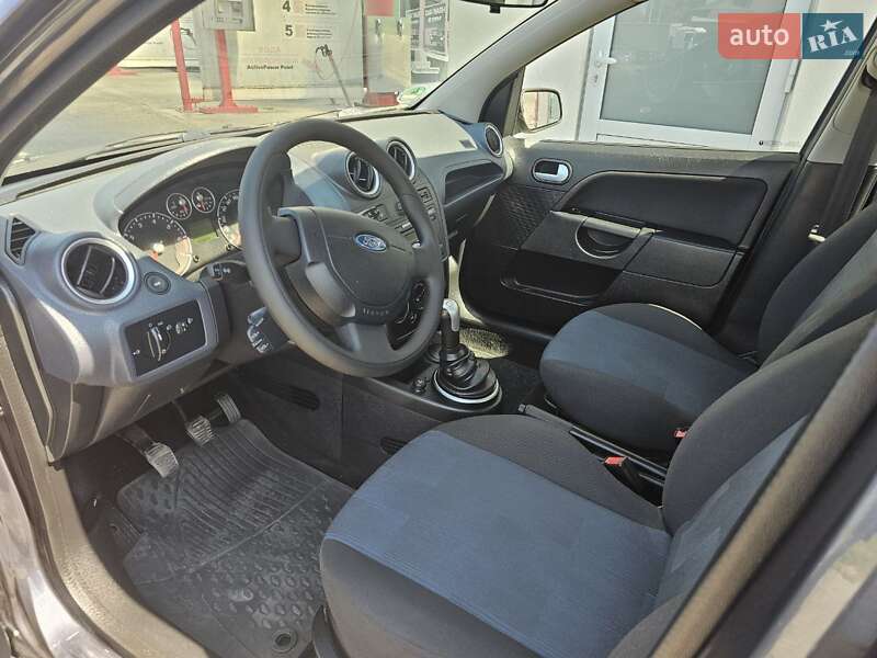 Хэтчбек Ford Fiesta 2008 в Виннице