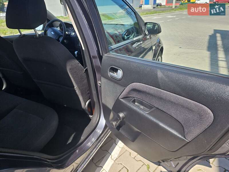 Хэтчбек Ford Fiesta 2008 в Виннице