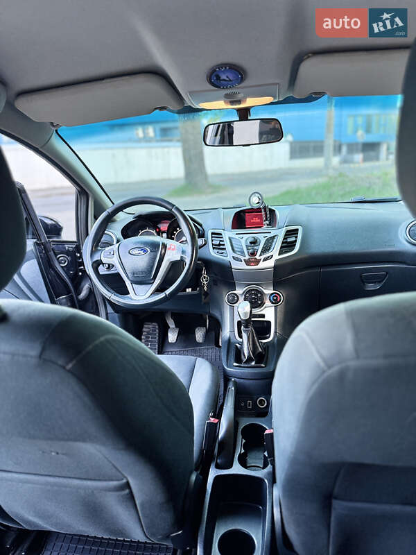 Хэтчбек Ford Fiesta 2012 в Киеве