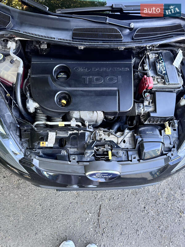 Хэтчбек Ford Fiesta 2012 в Киеве