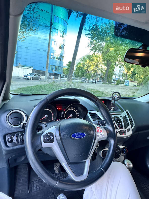 Хэтчбек Ford Fiesta 2012 в Киеве