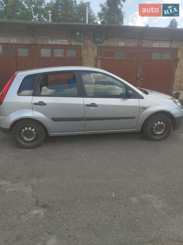 Хэтчбек Ford Fiesta 2006 в Киеве