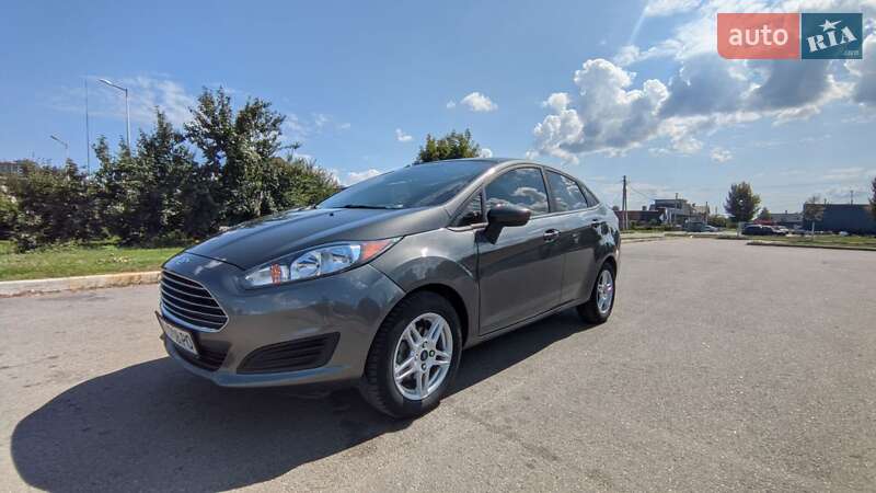 Седан Ford Fiesta 2018 в Буче