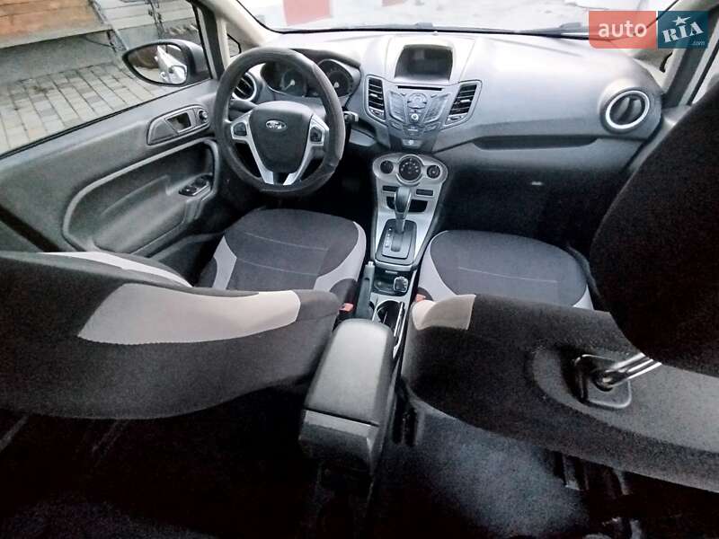 Седан Ford Fiesta 2017 в Ивано-Франковске