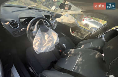 Хэтчбек Ford Fiesta 2011 в 