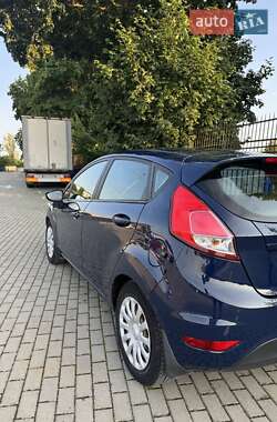 Хэтчбек Ford Fiesta 2013 в 