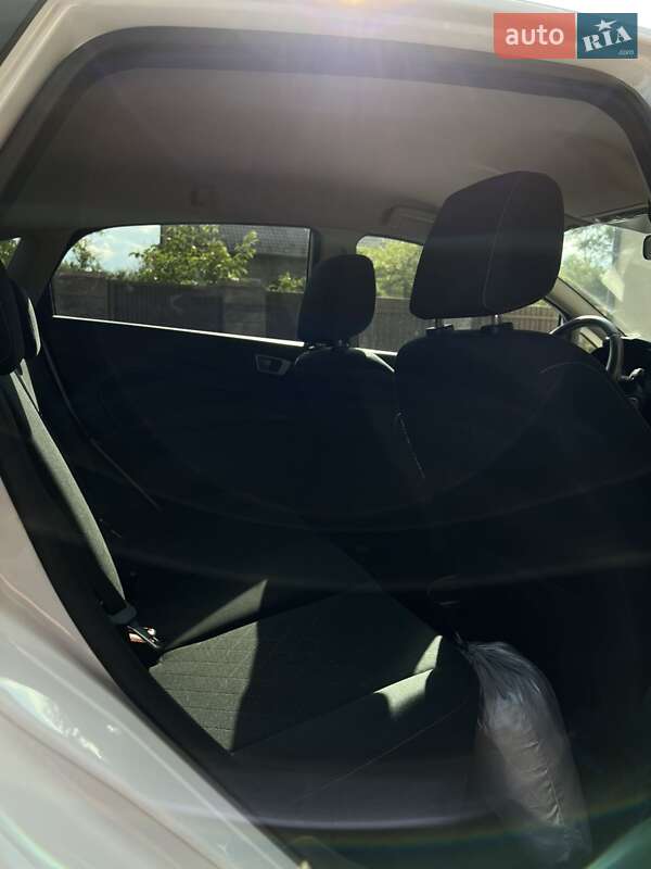 Хэтчбек Ford Fiesta 2011 в Болехове