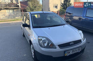 Хэтчбек Ford Fiesta 2006 в 