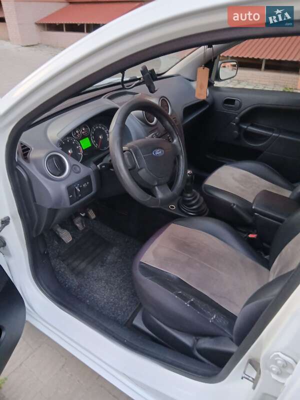 Хэтчбек Ford Fiesta 2006 в Тернополе