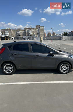 Хэтчбек Ford Fiesta 2018 в 