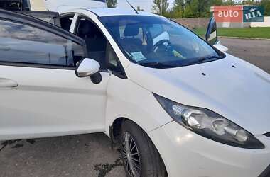Хэтчбек Ford Fiesta 2010 в 
