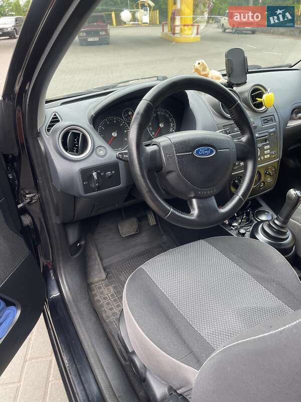 Хэтчбек Ford Fiesta 2008 в Киеве