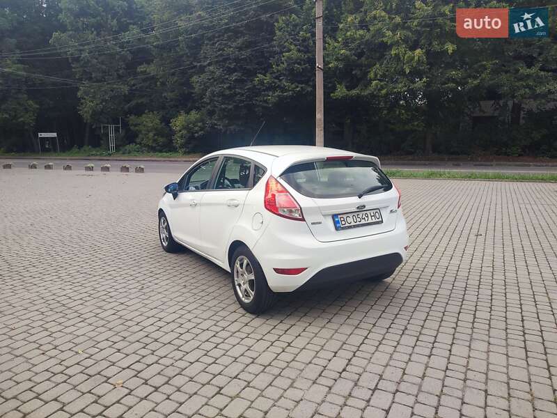Хэтчбек Ford Fiesta 2014 в Львове
