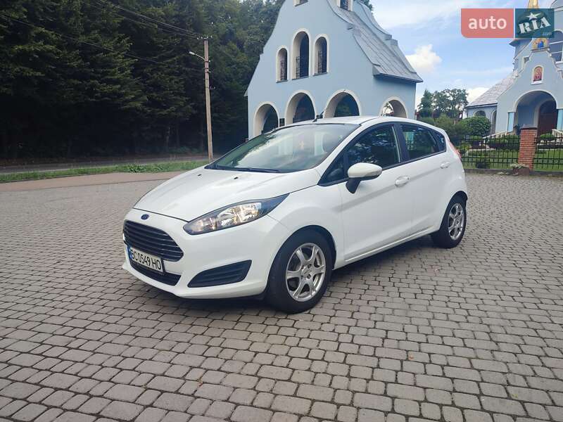 Хэтчбек Ford Fiesta 2014 в Львове