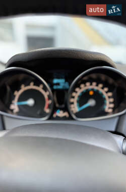 Седан Ford Fiesta 2014 в 