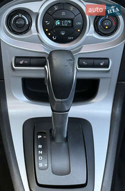 Седан Ford Fiesta 2014 в 