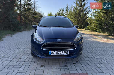 Хэтчбек Ford Fiesta 2015 в 