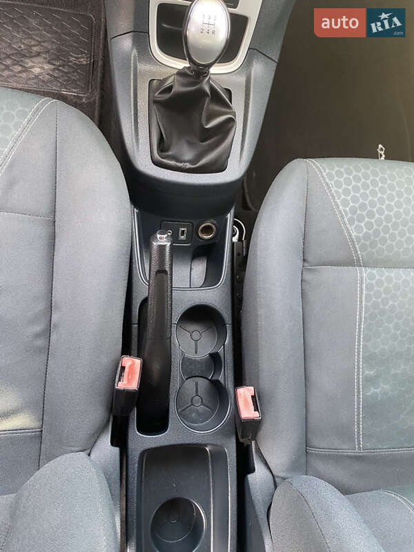 Хэтчбек Ford Fiesta 2009 в Дубно фото 10 Хэтчбек Ford Fiesta 2009 в Дубно
