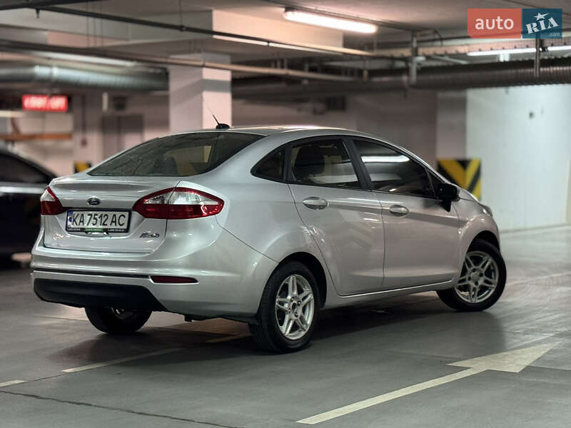 Седан Ford Fiesta 2017 в Днепре
