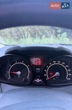 Седан Ford Fiesta 2012 в 