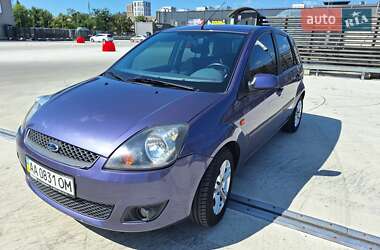 Хэтчбек Ford Fiesta 2006 в 