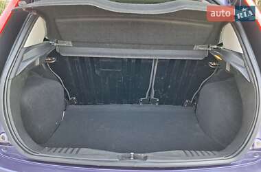 Хэтчбек Ford Fiesta 2006 в 