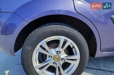 Хэтчбек Ford Fiesta 2006 в 