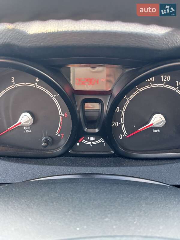 Хэтчбек Ford Fiesta 2012 в Киеве