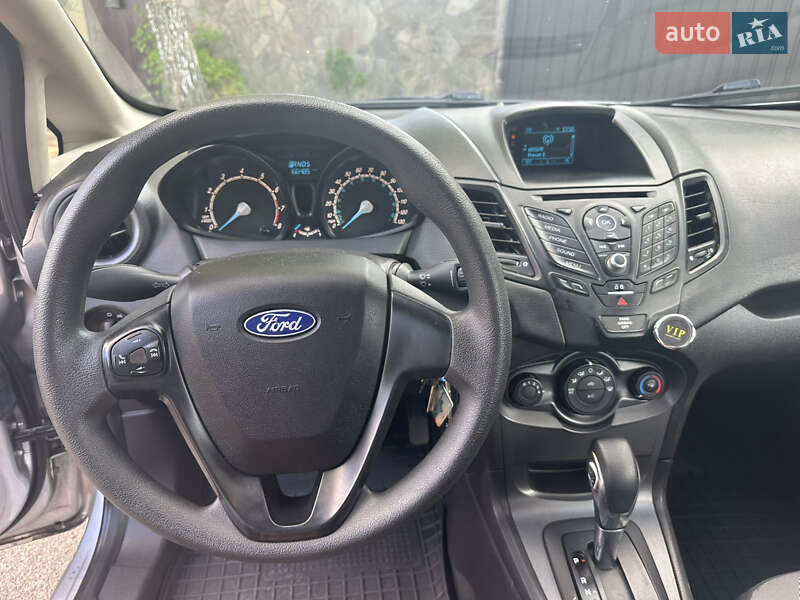 Седан Ford Fiesta 2016 в Киеве