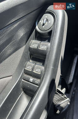 Хэтчбек Ford Fiesta 2013 в 