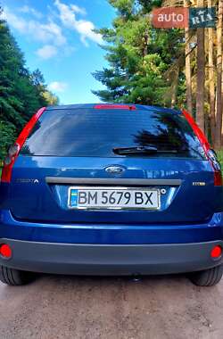 Хэтчбек Ford Fiesta 2006 в 