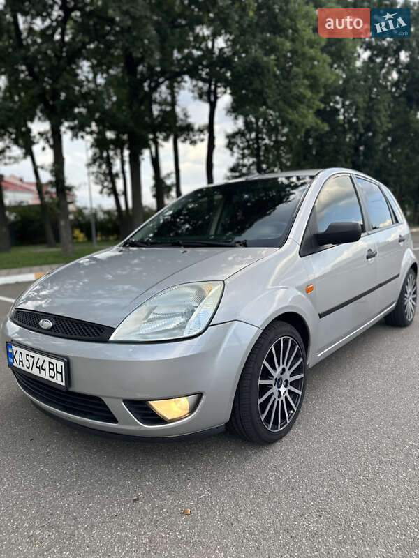 Хэтчбек Ford Fiesta 2003 в Киеве