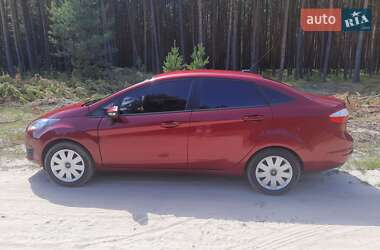 Седан Ford Fiesta 2013 в Славуті