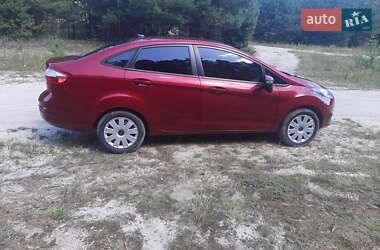 Седан Ford Fiesta 2013 в Славуті