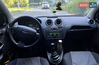 Хэтчбек Ford Fiesta 2008 в 