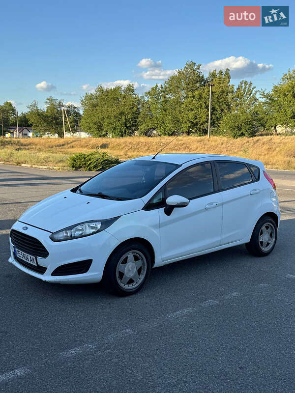 Хэтчбек Ford Fiesta 2013 в Новомосковске