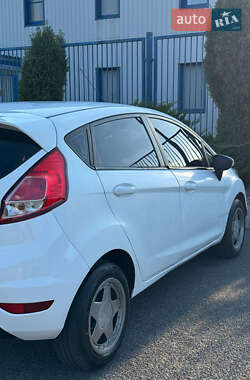 Хэтчбек Ford Fiesta 2013 в 