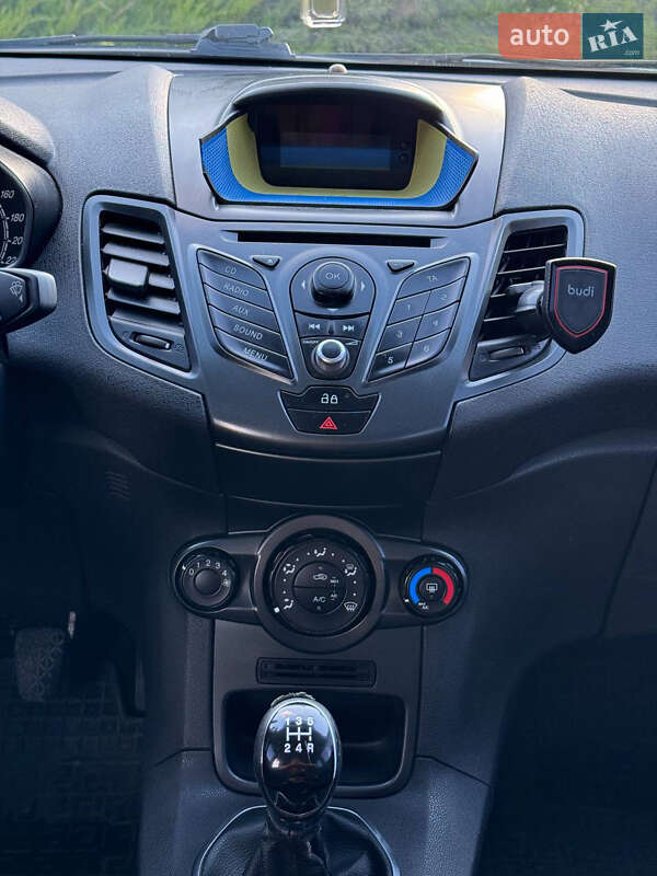 Хэтчбек Ford Fiesta 2013 в Новомосковске