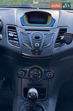Хэтчбек Ford Fiesta 2013 в 