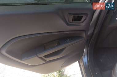 Хэтчбек Ford Fiesta 2018 в 