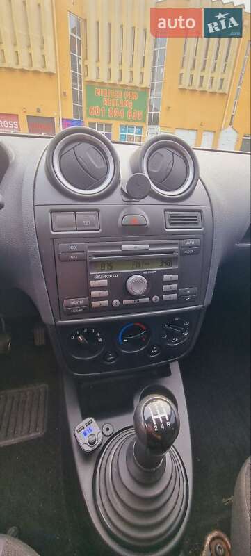 Хэтчбек Ford Fiesta 2008 в Львове