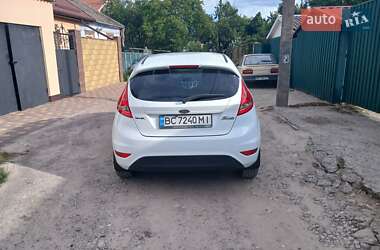 Хэтчбек Ford Fiesta 2011 в 