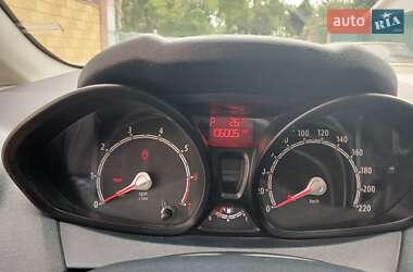 Хэтчбек Ford Fiesta 2011 в 